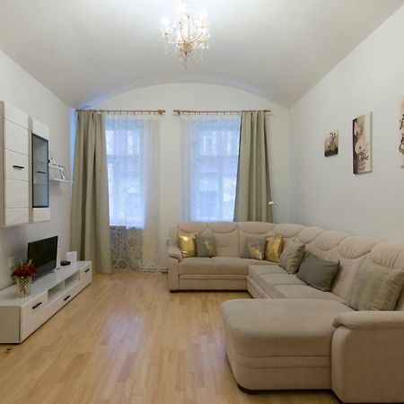 Spacious Apartment Near Wenceslas Square プラハ エクステリア 写真