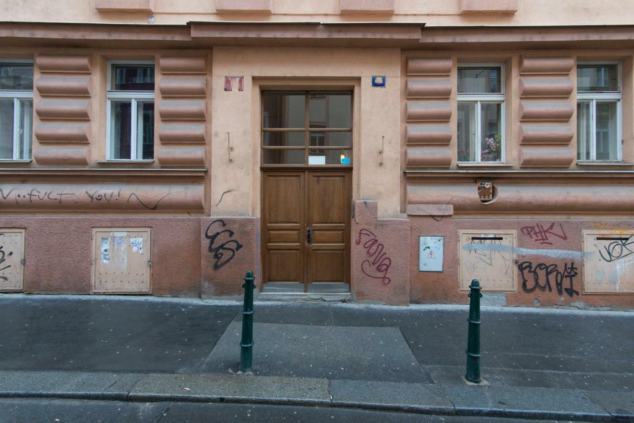 Spacious Apartment Near Wenceslas Square プラハ エクステリア 写真