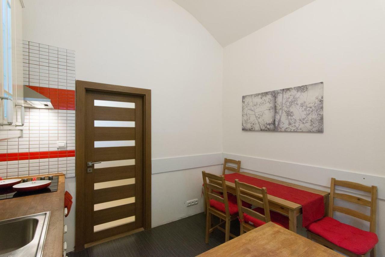 Spacious Apartment Near Wenceslas Square プラハ エクステリア 写真