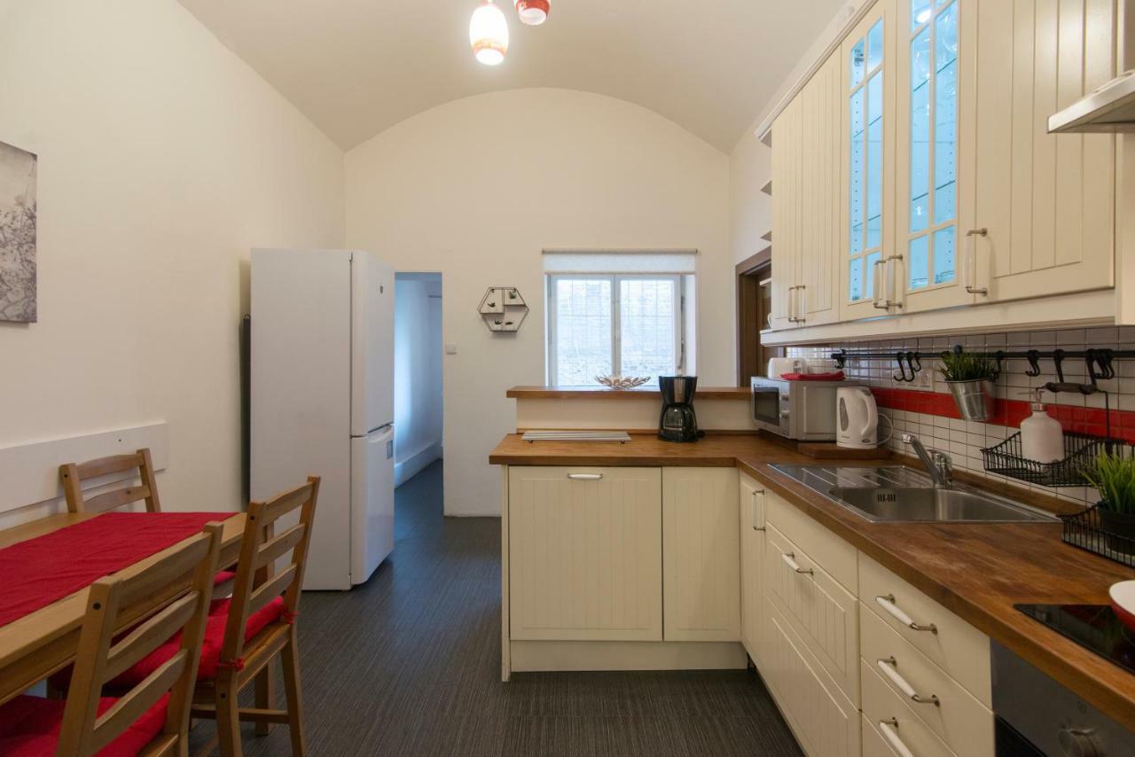 Spacious Apartment Near Wenceslas Square プラハ エクステリア 写真