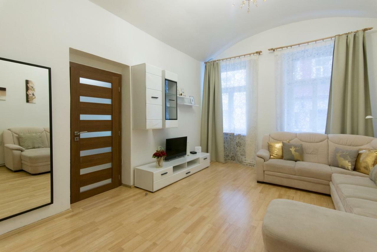 Spacious Apartment Near Wenceslas Square プラハ エクステリア 写真